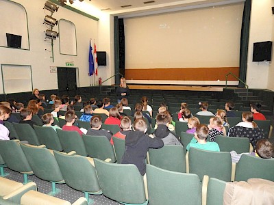 Učitelj Žaba med metliškimi osnovnošolci